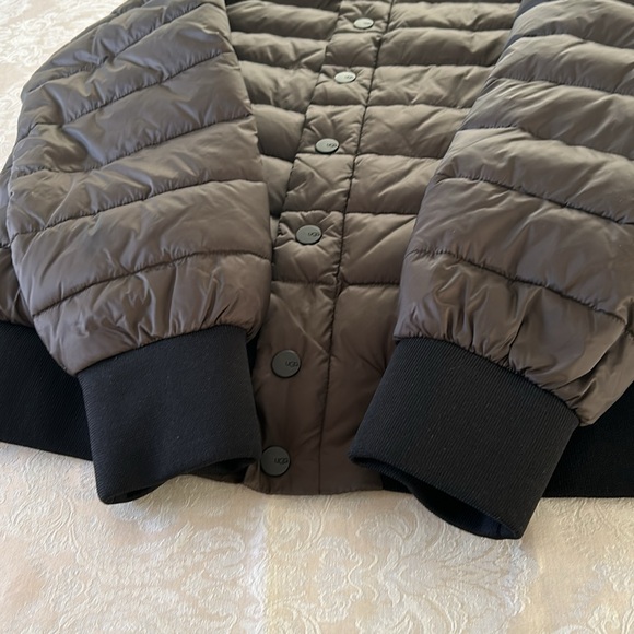 Ugg men’s puffer jacket - Picture 6 of 7